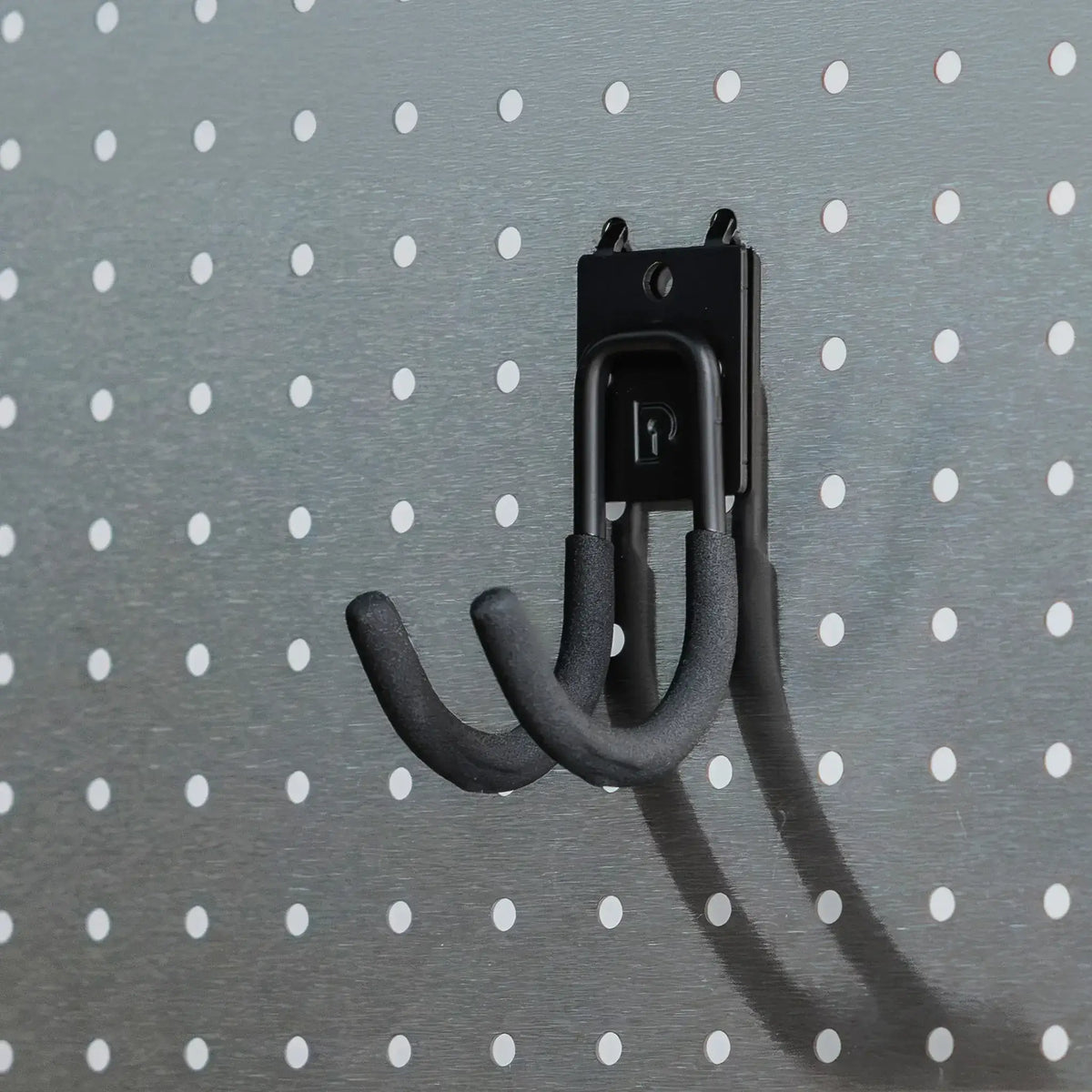 PegGrid™ Short Curved Hook